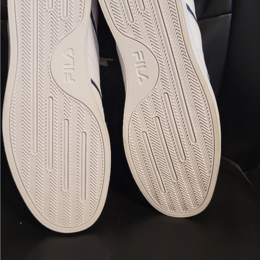 NWOT | Fila Sneakers- Men's Size 12 - Picture 6 of 7